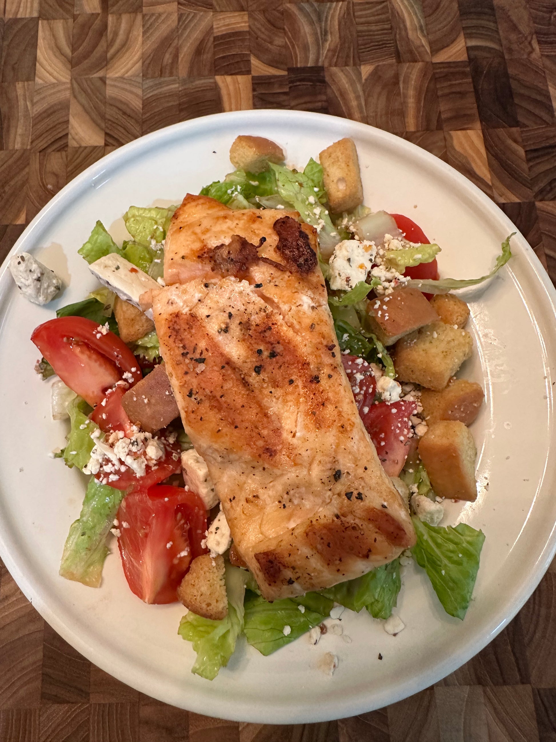 Green Salad with grilled salmon